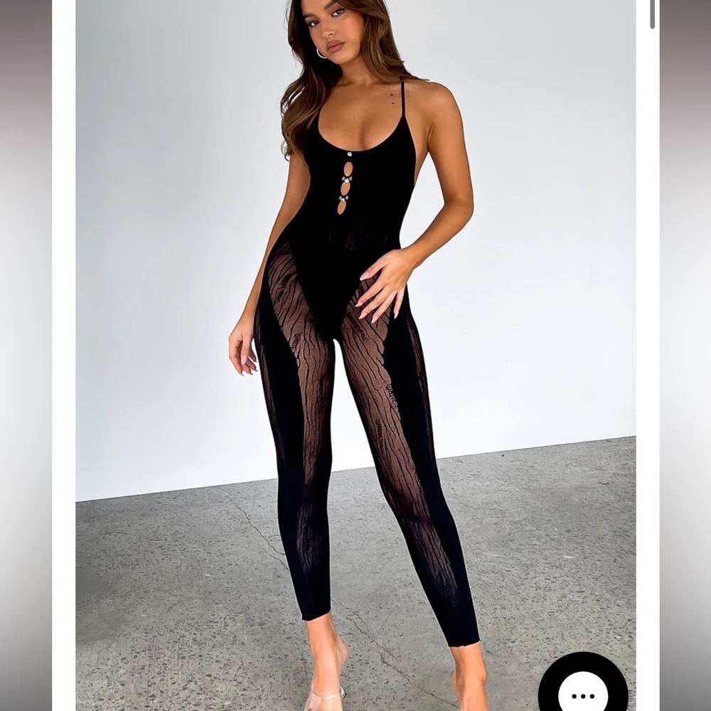 From white fox, ONE SIZE FITS ALL!